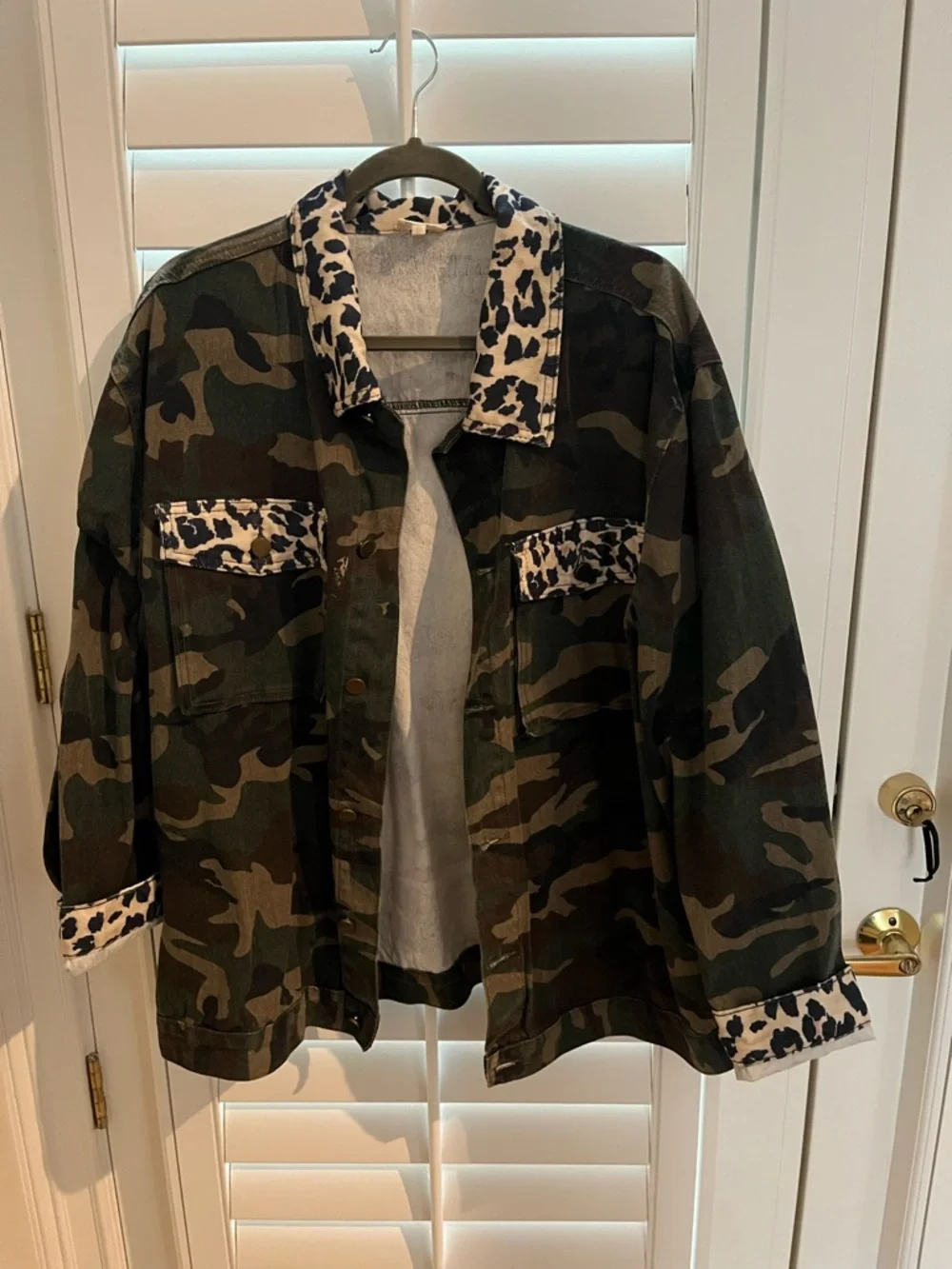 Layerz Clothing Lightweight Camo Jean Jacket with Leopard Trim, XL, NWOT - Picture 2 of 5